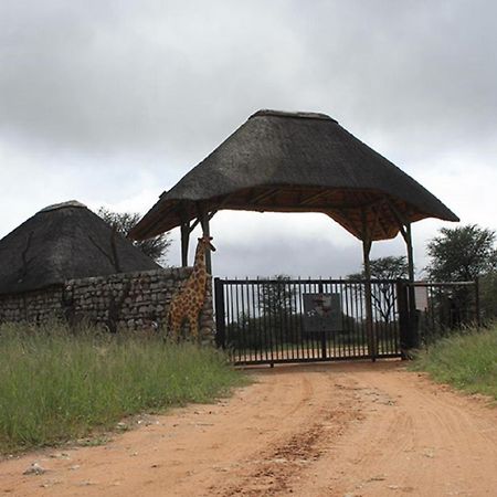 West Nest Lodge Gobabis Buitenkant foto